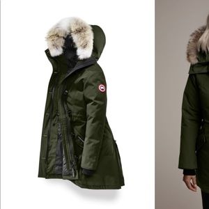 Canada Goose military green parka size medium